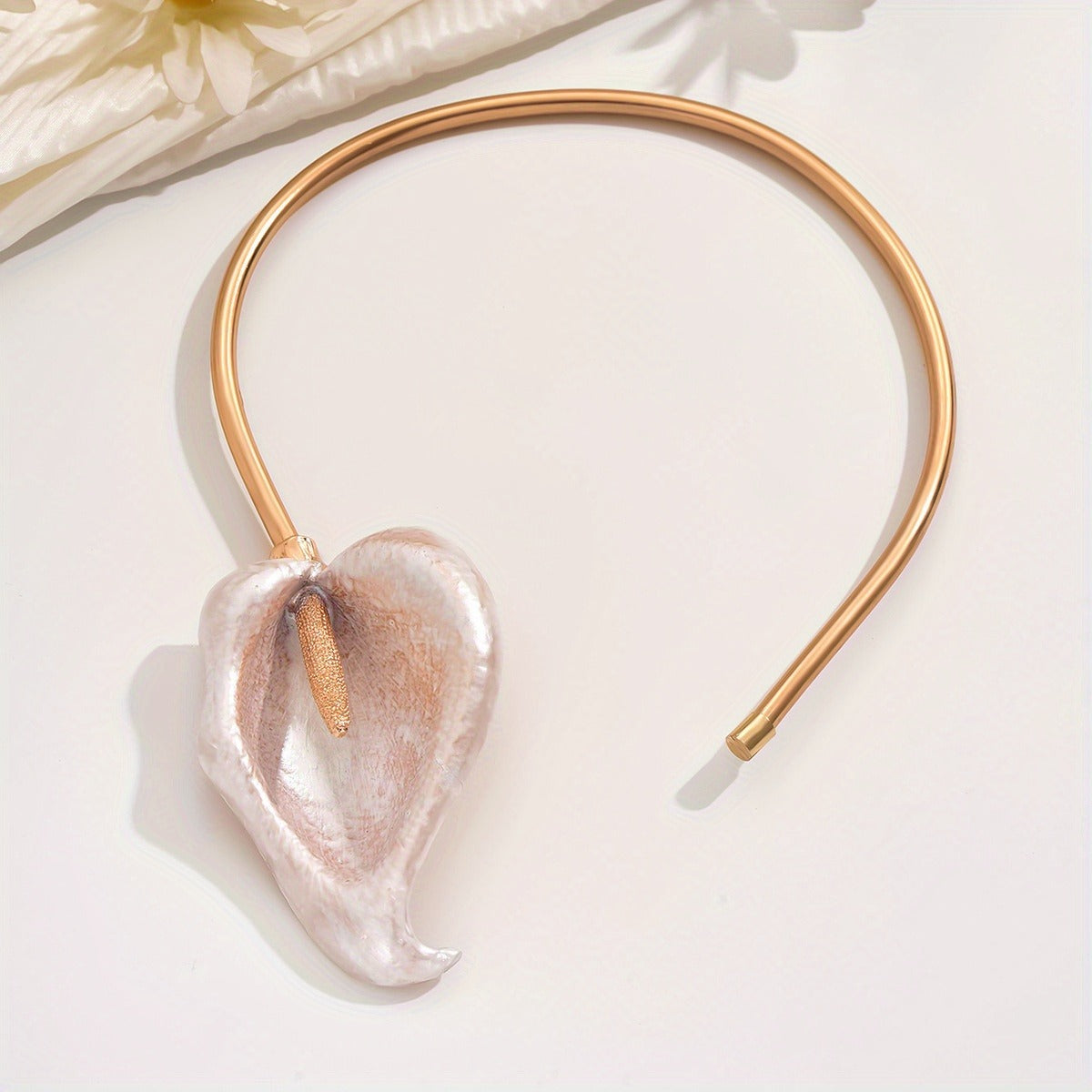 French Retro 3D Calla Lily Open Collar Necklace - Exaggerated Floral Design with Golden-Tone Accents, Versatile Party & Everyday Jewelry for Women, Year-Round Elegance, Formal Occasion Accessory | Intricate Craftsmanship