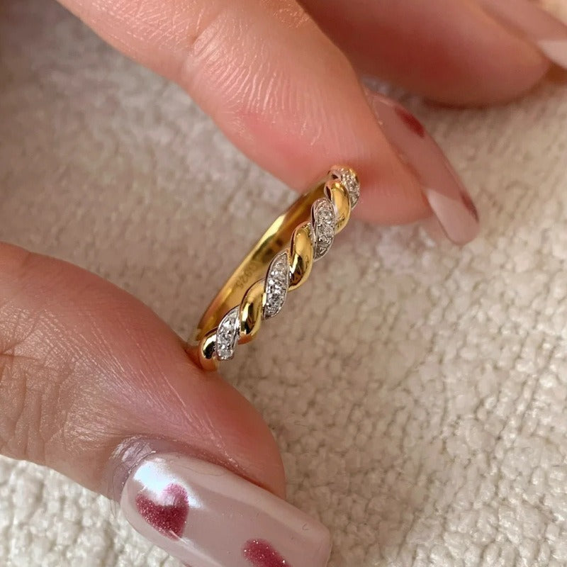 Women's Minimalist Brushed Plain Band Ring - Elegant Everyday & Formal Jewelry, Durable White Golden Plated Band for Wedding, Party, Office - Luxury Index Finger Ring for Year-Round & Special Occasions, Party Accessory