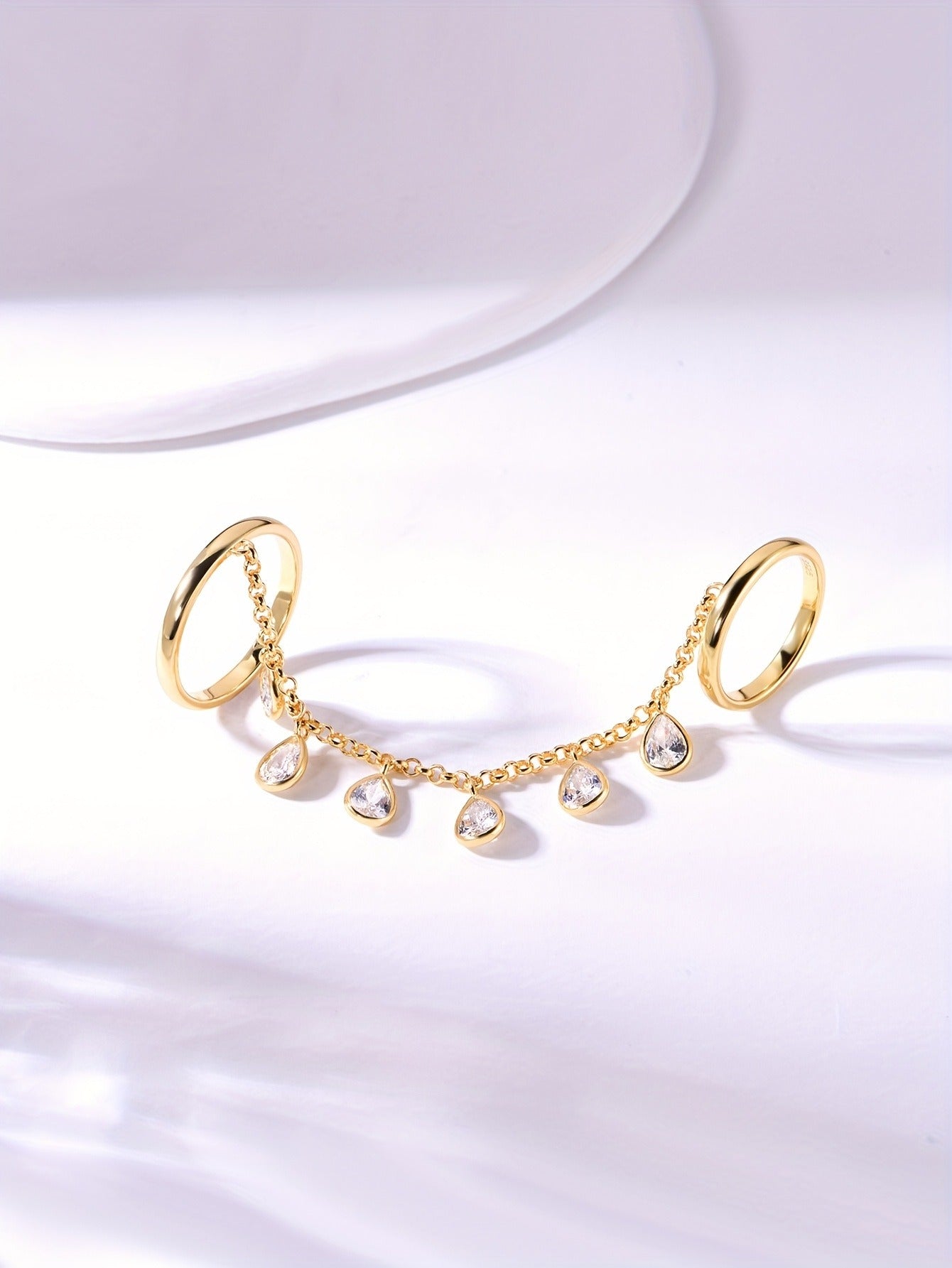 1pc of Fashionable Copper Inlaid Zirconia Stone Finger Ring Horizontal Tassel Chain Women'S Jewelry Wedding Banquet Accessories Wedding Season Gift