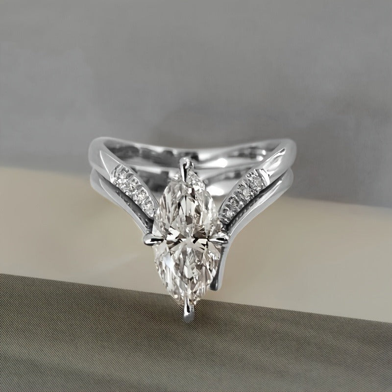 2pcs 18K Golden Plated S925 Silver 2 Carat Marquise Moissanite Two-Piece Set Combination Ring Style Inlaid 6*12mm V-shaped Simple Style Design Stacking Ring New Fashion Product Sparkling Moissanite Engagement Gift Wedding Gif