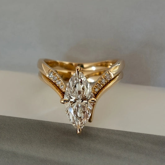 2pcs 18K Golden Plated S925 Silver 2 Carat Marquise Moissanite Two-Piece Set Combination Ring Style Inlaid 6*12mm V-shaped Simple Style Design Stacking Ring New Fashion Product Sparkling Moissanite Engagement Gift Wedding Gif