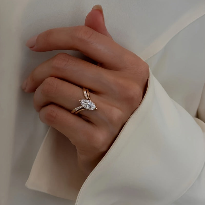 2pcs 18K Golden Plated S925 Silver 2 Carat Marquise Moissanite Two-Piece Set Combination Ring Style Inlaid 6*12mm V-shaped Simple Style Design Stacking Ring New Fashion Product Sparkling Moissanite Engagement Gift Wedding Gif