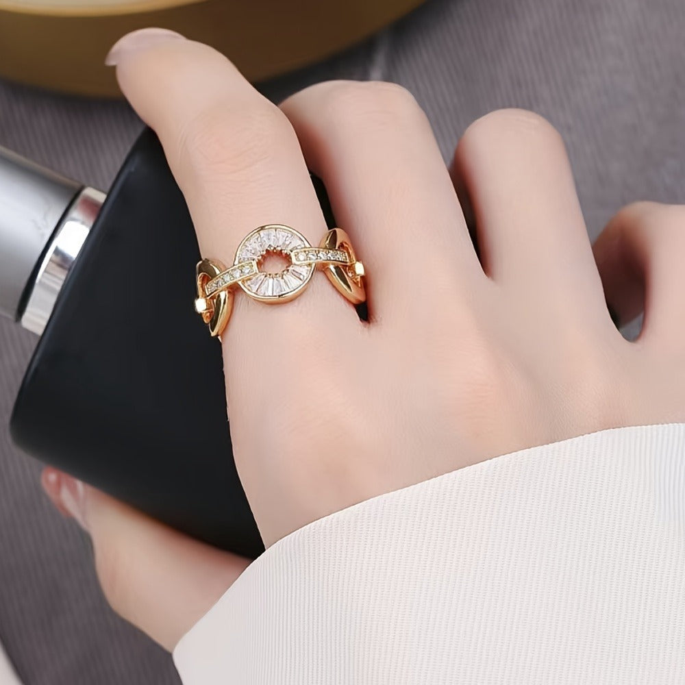 Circular ring with adjustable size, exquisite and luxurious Women's ring. A ring adorned with sparkling Synthetic Zirconia stones. Brass metal anti allergic material, suitable for Women's daily wear rings.
